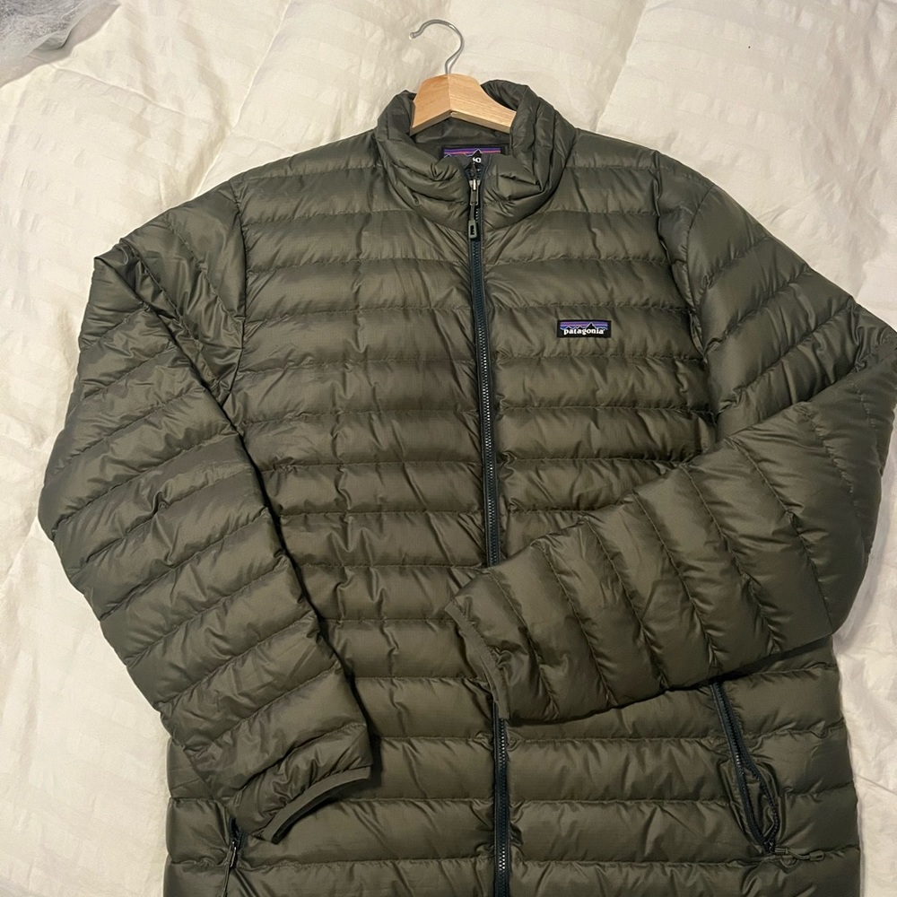 Patagonia’s finest  warm, windproof, water-resistant, outdoor wear jacket.